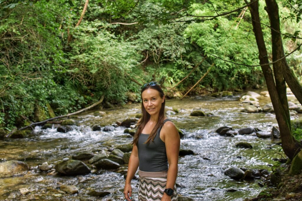 woman on a nature experience Lake Como